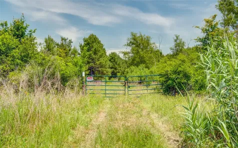 7443 County Road 302 Plantersville TX 77363