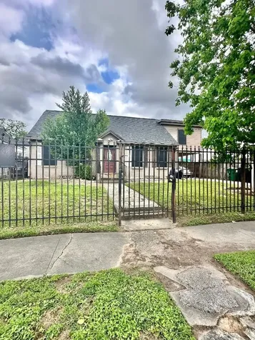 2007 Rosewood Street Houston TX 77004