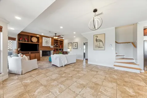 1339 Outrigger Tiki Island TX 77554