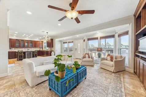 1339 Outrigger Tiki Island TX 77554