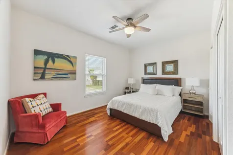 1339 Outrigger Tiki Island TX 77554