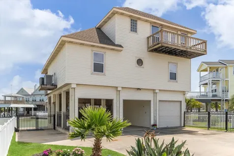 1339 Outrigger Tiki Island TX 77554