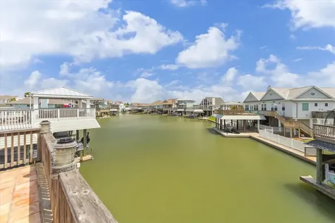 1339 Outrigger Tiki Island TX 77554