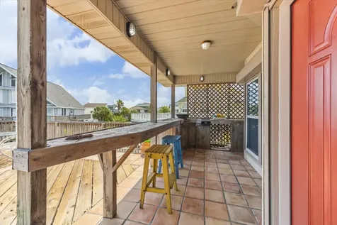 1339 Outrigger Tiki Island TX 77554