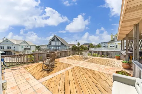 1339 Outrigger Tiki Island TX 77554