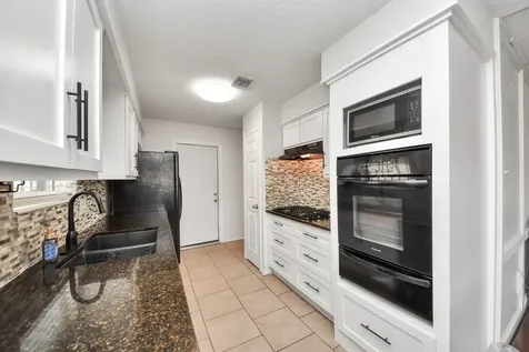 1415 Parry Sound Pasadena TX 77504