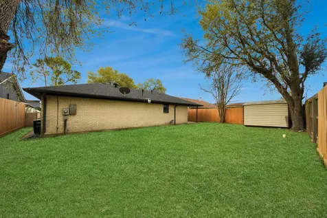 1415 Parry Sound Pasadena TX 77504