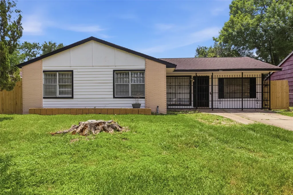 5622 Woodgreen Street Houston TX 77033