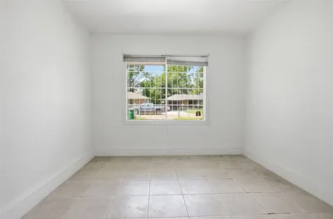 5622 Woodgreen Street Houston TX 77033