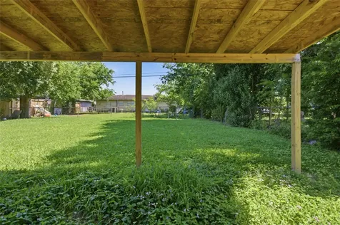 5622 Woodgreen Street Houston TX 77033