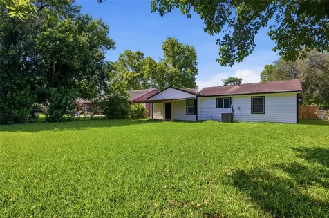 5622 Woodgreen Street Houston TX 77033
