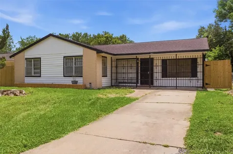 5622 Woodgreen Street Houston TX 77033
