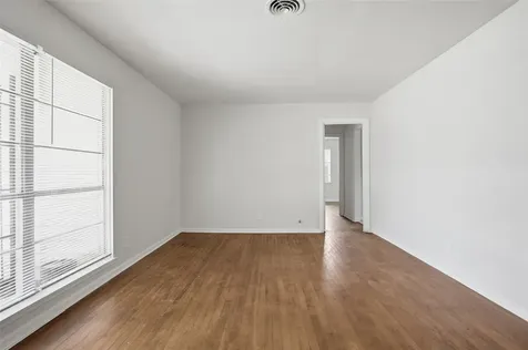 5622 Woodgreen Street Houston TX 77033