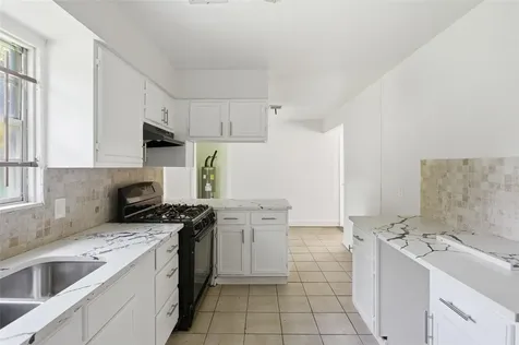 5622 Woodgreen Street Houston TX 77033