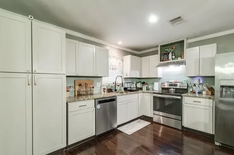 55 County Road 2287 Cleveland TX 77327