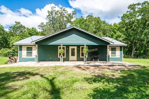 55 County Road 2287 Cleveland TX 77327