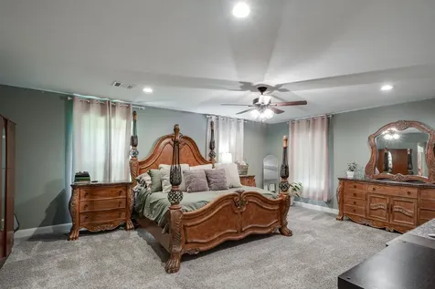 55 County Road 2287 Cleveland TX 77327