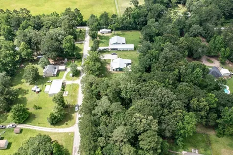 55 County Road 2287 Cleveland TX 77327