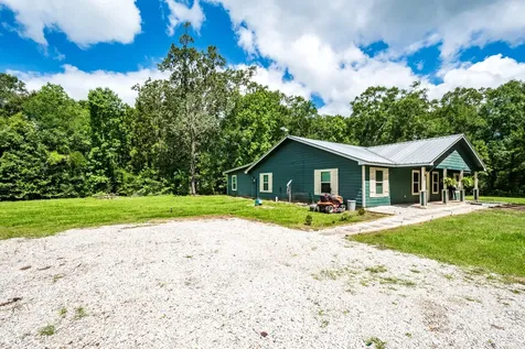 55 County Road 2287 Cleveland TX 77327