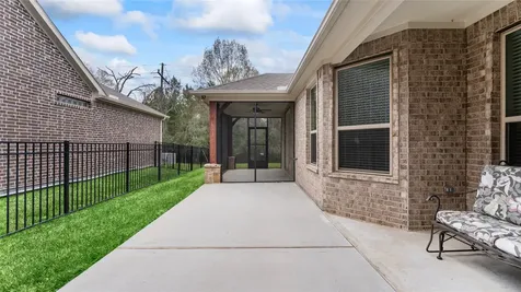 12215 Forest Villas Lane Conroe TX 77304