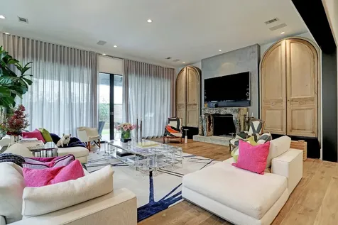 5521 Fairdale Lane Houston TX 77056