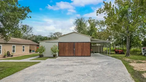 5811 Avenue G 1/2 Santa Fe TX 77510