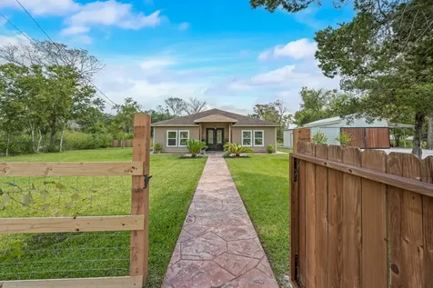 5811 Avenue G 1/2 Santa Fe TX 77510