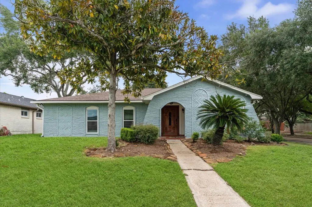 9002 Grape Street Houston TX 77036