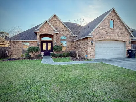 3741 Debbie Avenue Groves TX 77619