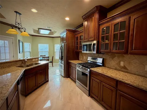 3741 Debbie Avenue Groves TX 77619