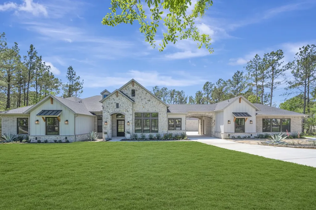 7741 Dog Wood Acres Drive Montgomery TX 77316