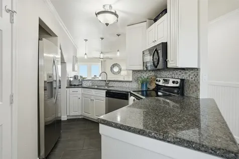 9520 Seawall Boulevard 353 Galveston TX 77554