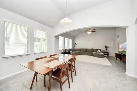 2819 Painted Sunrise Trail Houston TX 77045