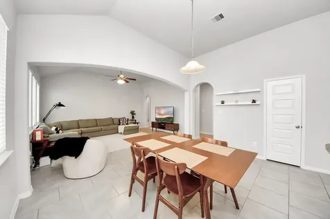2819 Painted Sunrise Trail Houston TX 77045