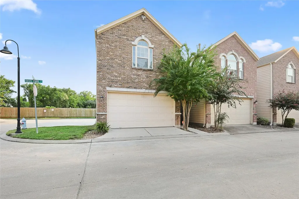 5166 Oasis Park Houston TX 77021