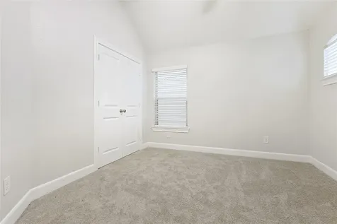 5166 Oasis Park Houston TX 77021