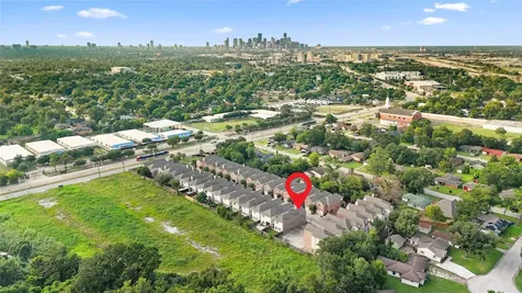 5166 Oasis Park Houston TX 77021