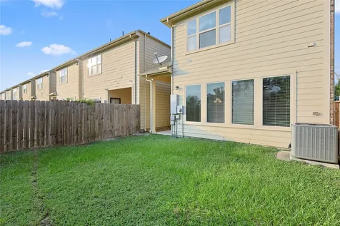 5166 Oasis Park Houston TX 77021