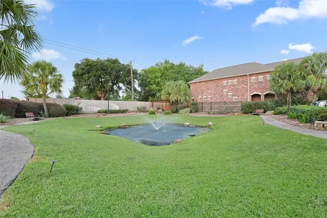 5166 Oasis Park Houston TX 77021