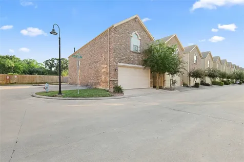 5166 Oasis Park Houston TX 77021