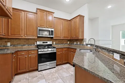 5166 Oasis Park Houston TX 77021