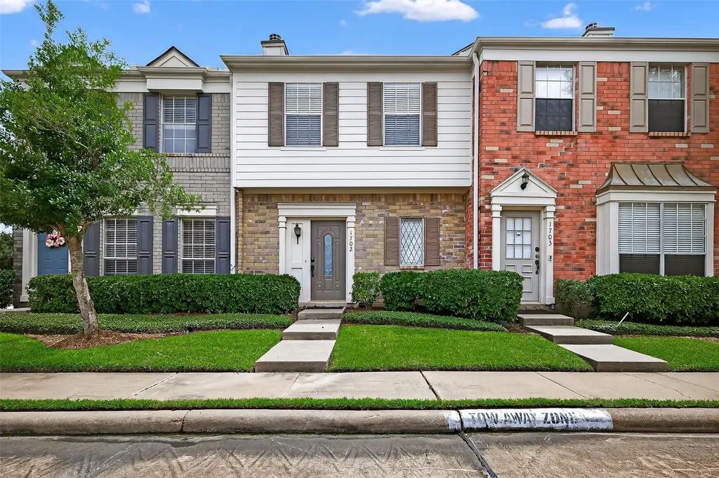 2910 Grants Lake Boulevard 1702 Sugar Land TX 77479