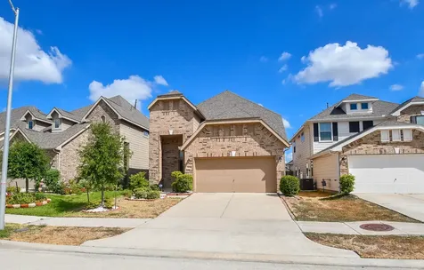 2738 Meandering Elm Trail Houston TX 77045