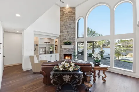 27 Pleasure Cove Drive The Woodlands TX 77381