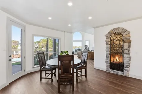 27 Pleasure Cove Drive The Woodlands TX 77381