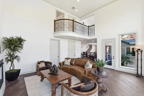 27 Pleasure Cove Drive The Woodlands TX 77381