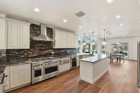 27 Pleasure Cove Drive The Woodlands TX 77381