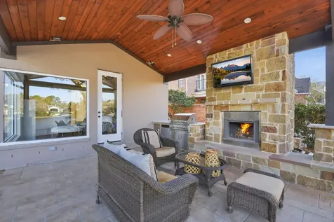 27 Pleasure Cove Drive The Woodlands TX 77381