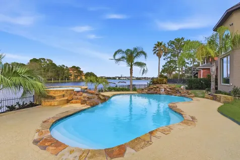 27 Pleasure Cove Drive The Woodlands TX 77381
