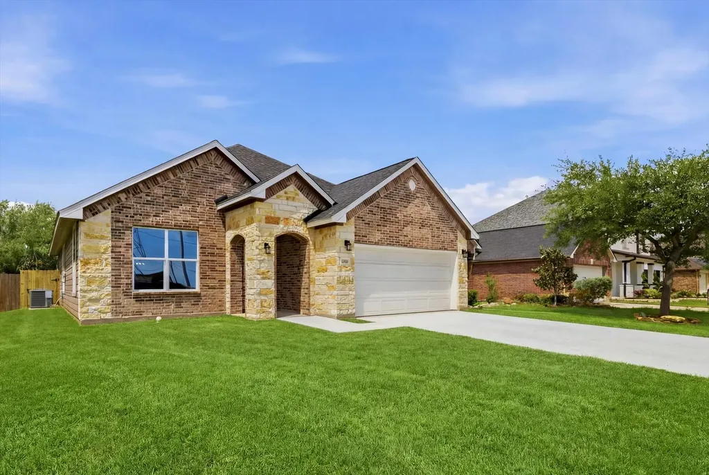 5014 E Meadow Drive Deer Park TX 77536